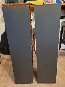 pair of Polk Audio floor standing speakers - Photo 3