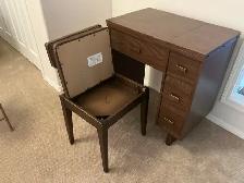 SEWING MACHINE CABINET - Photo 3