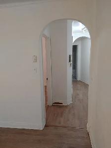 À LOUER   GRAND 3 1/2 AU PLATEAU-MONT-ROYAL - Photo 2