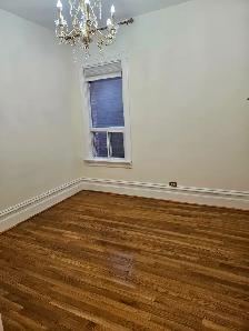 Bright Victorian 2nd Floor Flat on Manning-10ft Ceilings - Photo 5