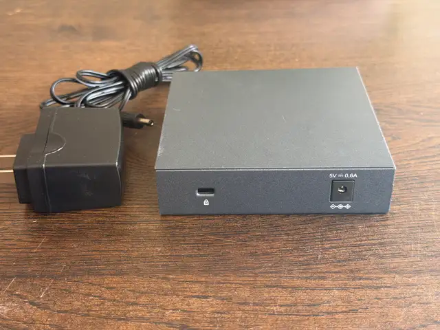 Tp-link Computer Router – TL-SG105