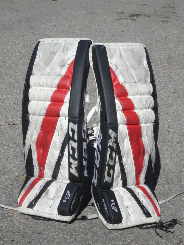 UP FOR SALE CCM BY LEFEVRE E3.9 31 1 SIZE GOALIE PADS $125.00!