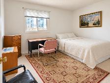 FURNISHED BRIGHT BEDROOM AVAILABLE-SQ1