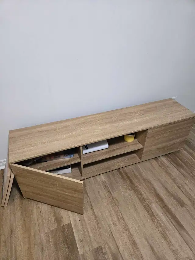 Meuble TV couleur chêne – 100 $ ferme