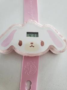 MONTRE NEUVE ENFANT SUGGERBONNIES QUI FONCTIONNE PARFAIT: $15.00