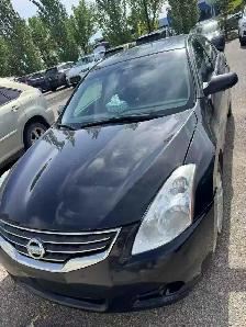 2011 Nissan Altima 2.5 S | Automatic - Photo 2