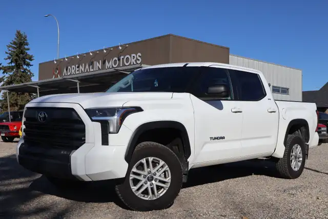 2024 Toyota Tundra SR5 CREWMAX, NO ACCIDENTS