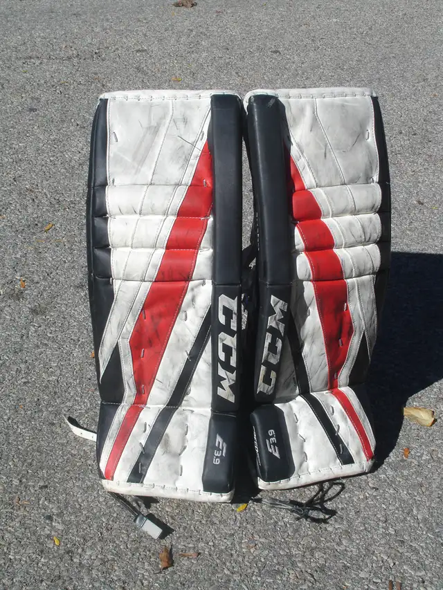 HOCKEY GOALIE PADS CCM BY LEFEVRE E3.9 31 1 SIZE $125.00 FIRM!