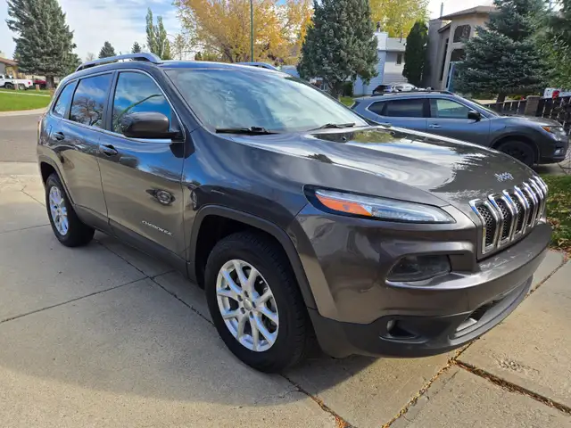 2015 Jeep Cherokee North-LOW KMS