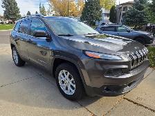 2015 Jeep Cherokee North-LOW KMS