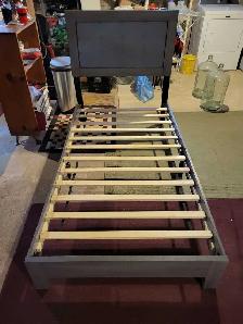 twin platform bed and mattress for sale in great shape - Photo 2