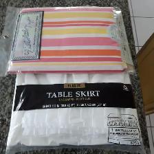 2NAPPES NEUVES DÉCO SAC CADEAU:UNEBLANCHE UNE COLORÉE $10.00CHAQ