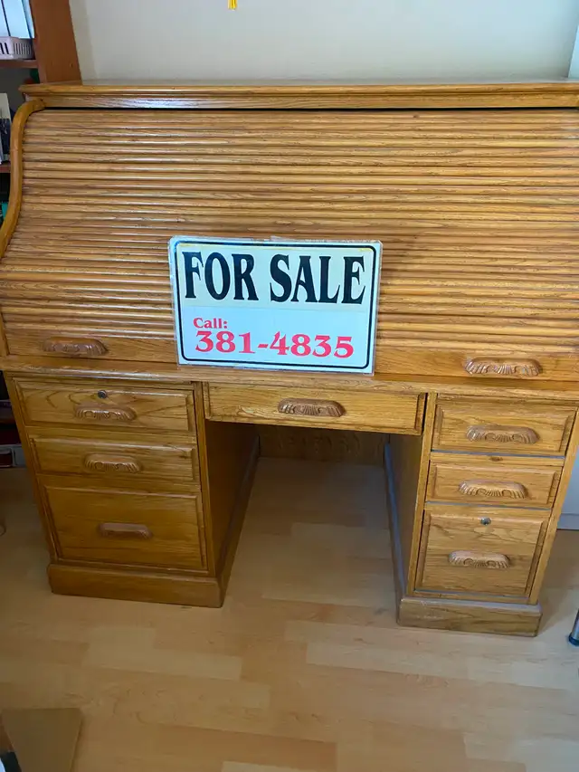 Roll-Top Computer Desk