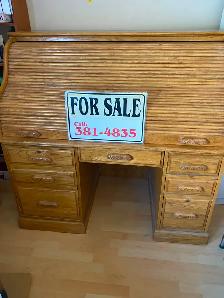 Roll-Top Computer Desk