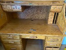 Roll-Top Computer Desk - Photo 3