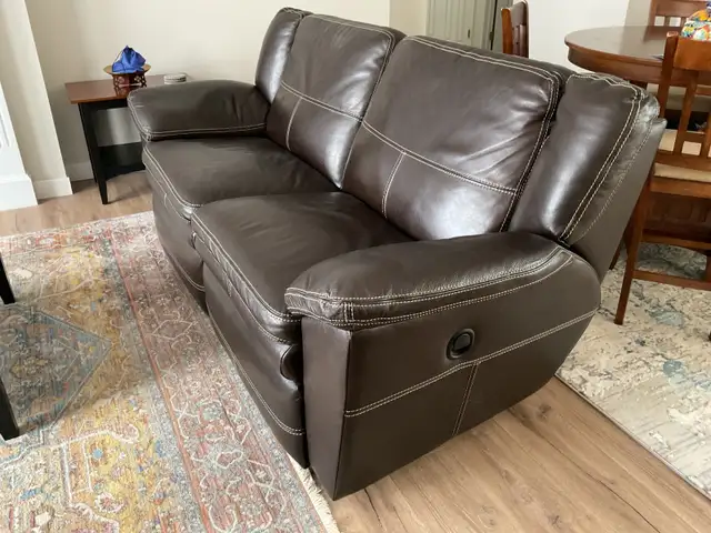 LA-Z-BOY  GENUINE LEATHER RECLINING SOFA