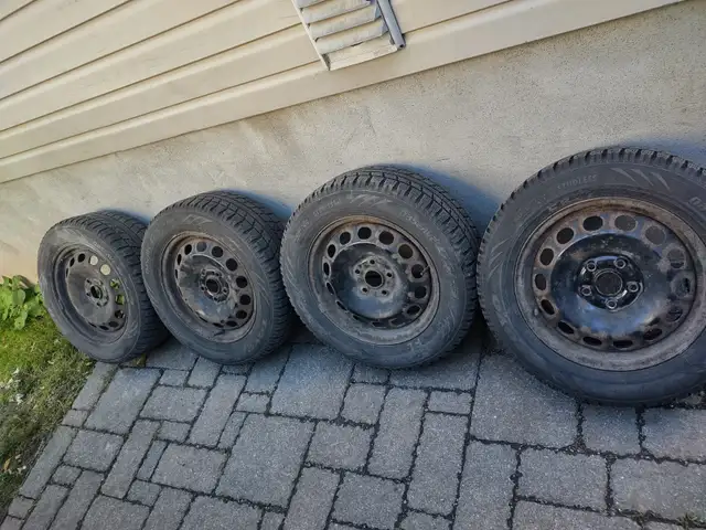 215-60R16x4 pneu hiver Toyo-jante Volkwagen Passat 2017
