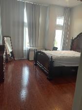A large master bed room rent  in 4 bed rooms  big House in quiet - Photo 6