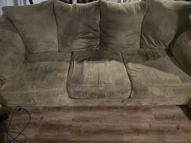 FREE COUCH!