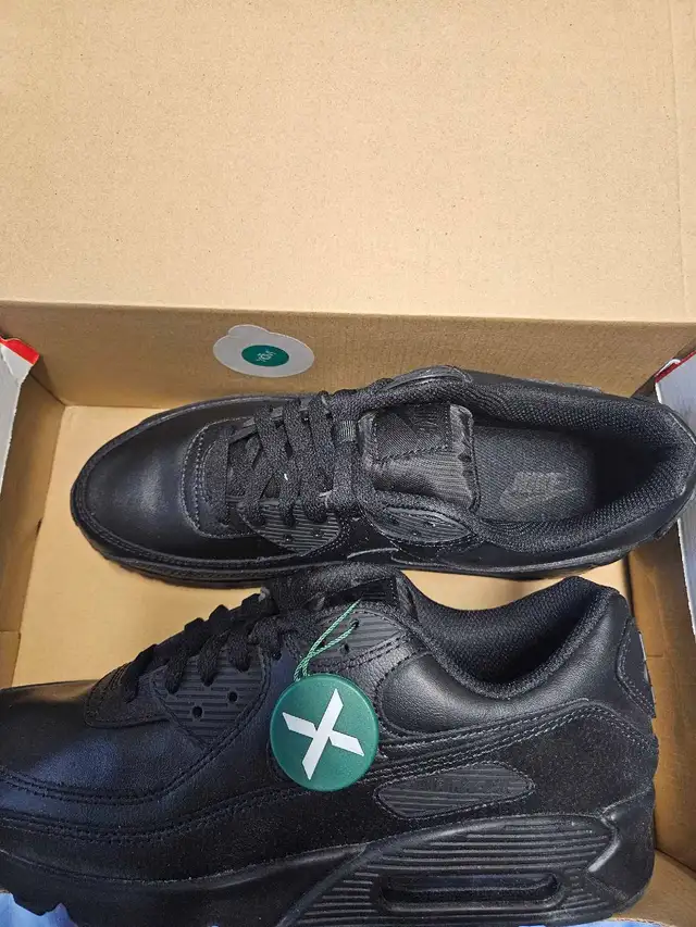 air max 90 ltr (new) 10.5 us