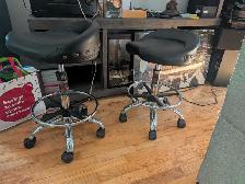 Rolling bar stools - Photo 2
