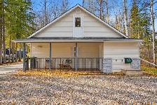 Isle Lake 2 Bed Lake View 1.5-Storey with Dock, Silver Sands