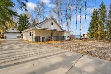 Isle Lake 2 Bed Lake View 1.5-Storey with Dock, Silver Sands - Photo 2