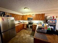primary bedroom for rent with private en suite in Westridge - Photo 6
