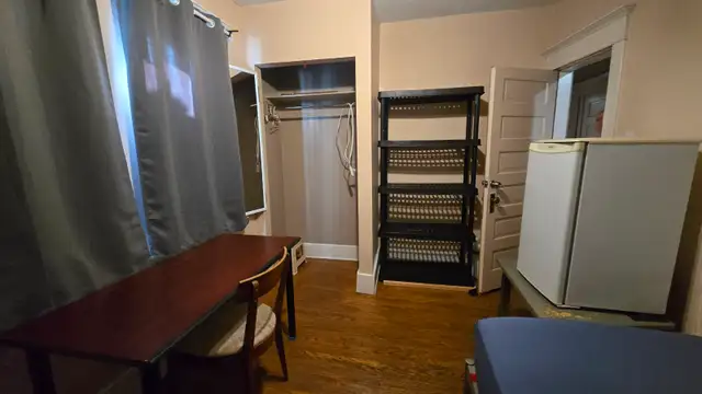 Downtown nice private room