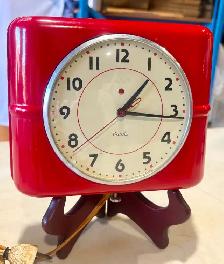 Vintage Red Metal ‘Belfast’ Wall Clock  ("Westclox". c. 1940s) - Photo 2