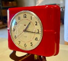 Vintage Red Metal ‘Belfast’ Wall Clock  ("Westclox". c. 1940s) - Photo 8