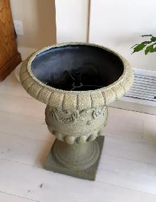 23' Classic Pedestal Large Planter - Photo 3