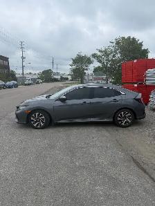 Honda Civic Hatchback - Photo 2
