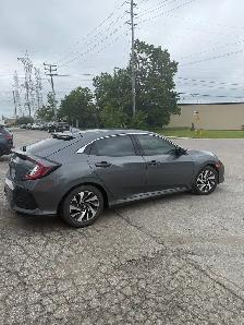 Honda Civic Hatchback - Photo 5