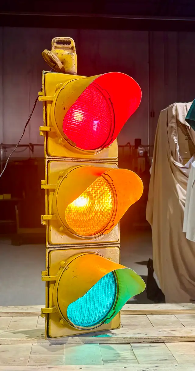 Vintage Metal ‘GE’ Traffic Signal Light (w Three Working Lenses)
