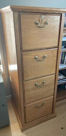 Filing Cabinet, locking - Photo 3