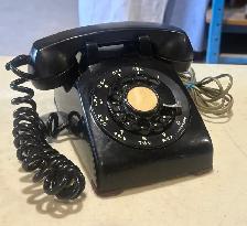 Vintage Black Rotary Telephone ("Northern Electric") - Photo 7