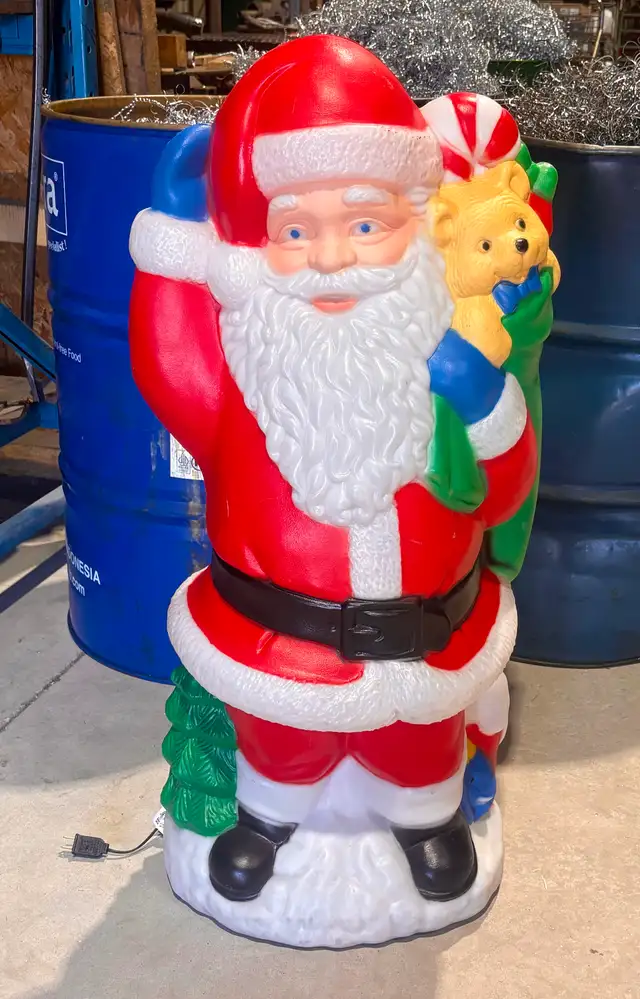 Vintage "Santa Claus" Plastic Blow Mold (w Working Light)
