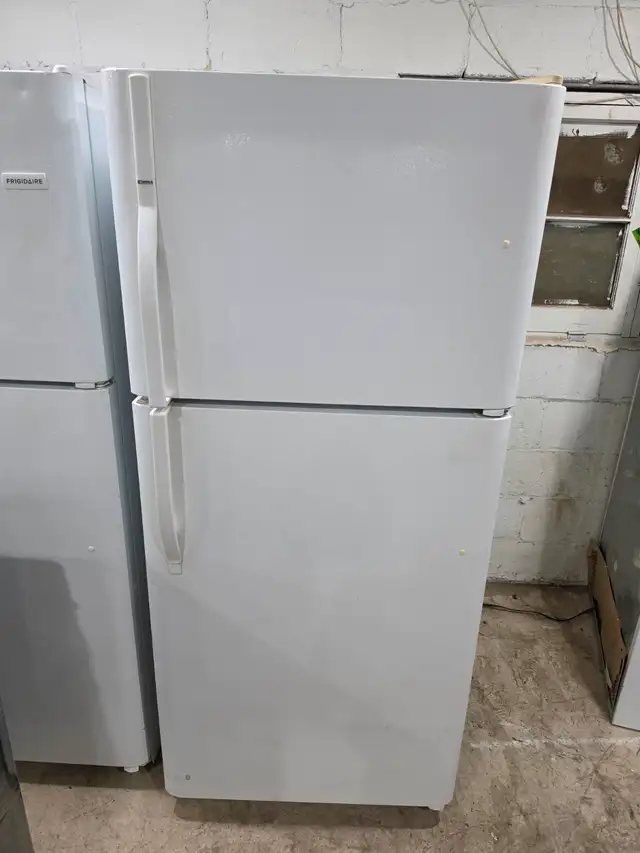 Kenmore 30' White Top Freezer Bottom Fridge CAN DELIVER