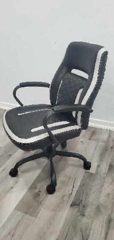 True Innovations Black & White Task Chair - Photo 2