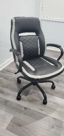 True Innovations Black & White Task Chair - Photo 3