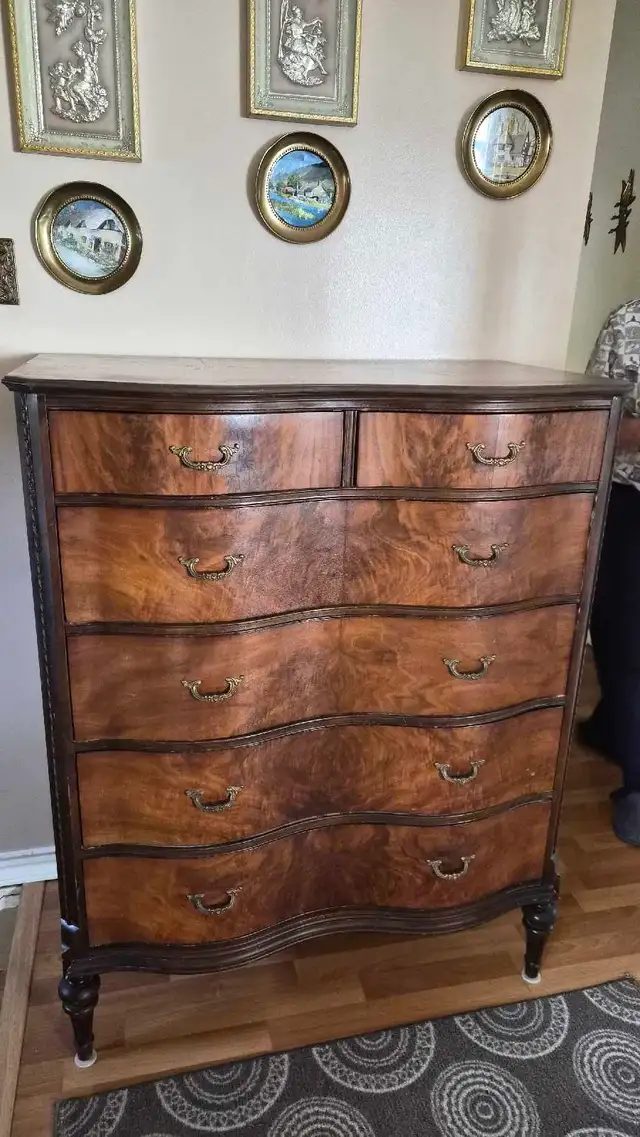 Matching Vintage Burl Wood Dresser Set