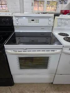 GE 30' White Electric Glass Top Freestanding Stove Oven Range