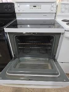 GE 30' White Electric Glass Top Freestanding Stove Oven Range - Photo 3