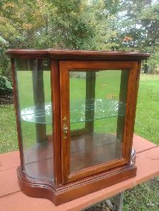 Beautiful beveled glass display cabinet with lights - Photo 3