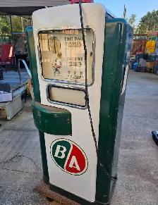 Old vintage gas pump - Photo 5