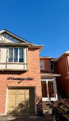 ⭐️NEW GARAGE DOORS⭐️ - Photo 2