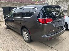 2021 Chrysler Grand Caravan - Photo 2
