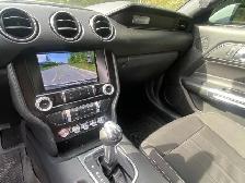 2022 Ford Mustang - Photo 3