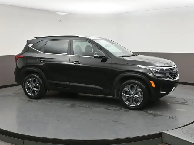 2025 Kia Seltos EX AWD Call 902 466-9550 Apple Car Play, Android